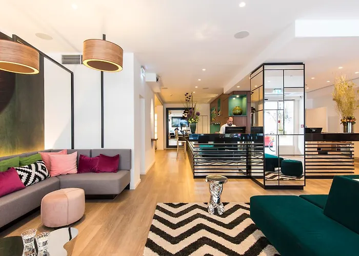 Ibis Styles Frankfurt Готель 3*