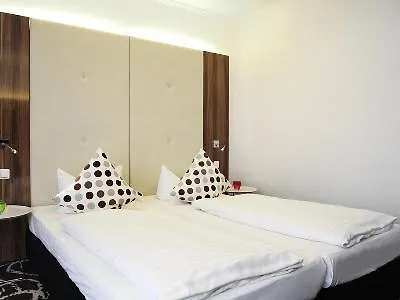 Готель Ibis Styles Frankfurt 3*