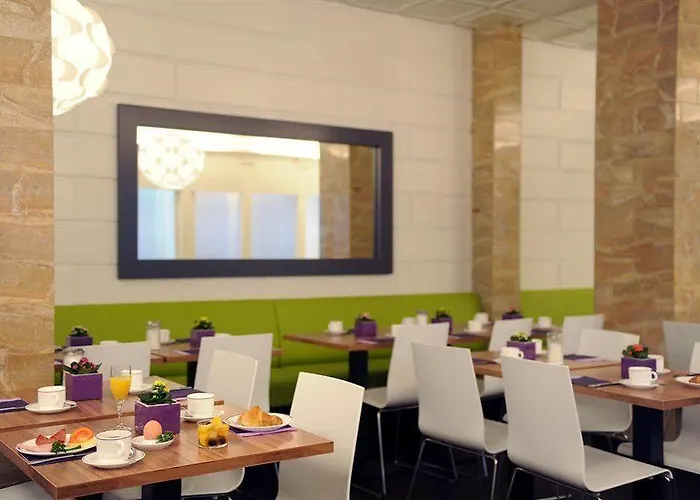 Ibis Styles Frankfurt Готель 3*