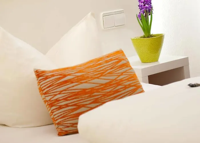 Ibis Styles Frankfurt Готель 3*